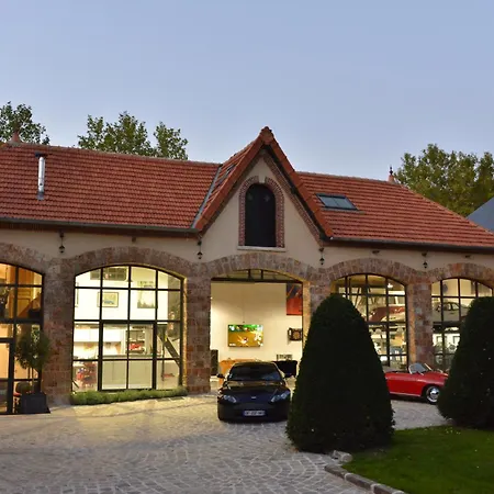 Loft Dans Le Clocher Face Au Chateau דירה