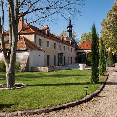 Loft Dans Le Clocher Face Au Chateau Apartment Bonnelles