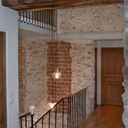 Loft Dans Le Clocher Face Au Chateau דירה